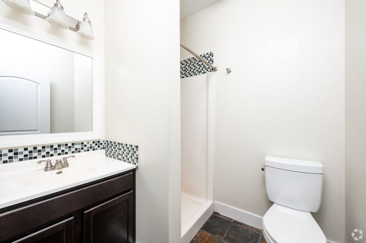 703 N. Walnut St. - Photo 6 of 11