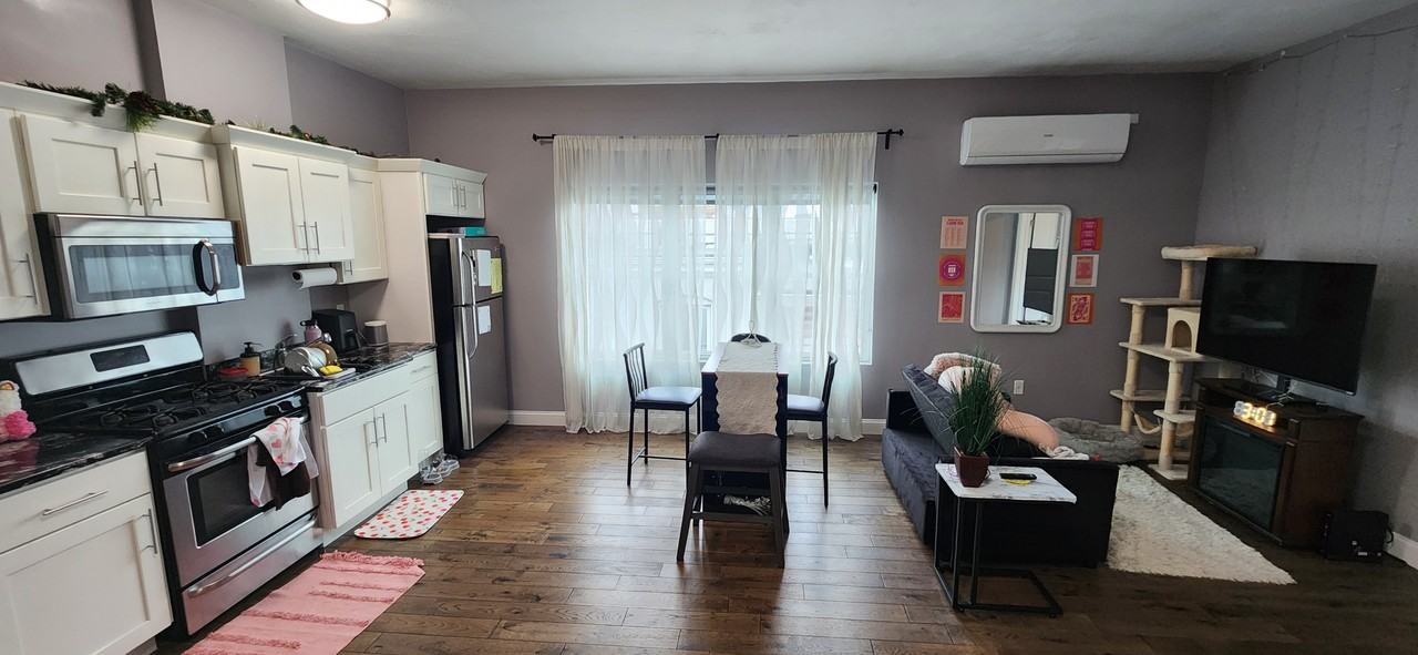 41 Saratoga St #4B - Photo 2 of 10