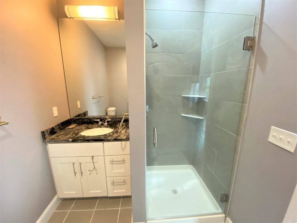 41 Saratoga St #4B - Photo 6 of 10