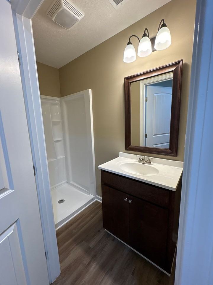 517 Weaver St - Photo 5 of 25