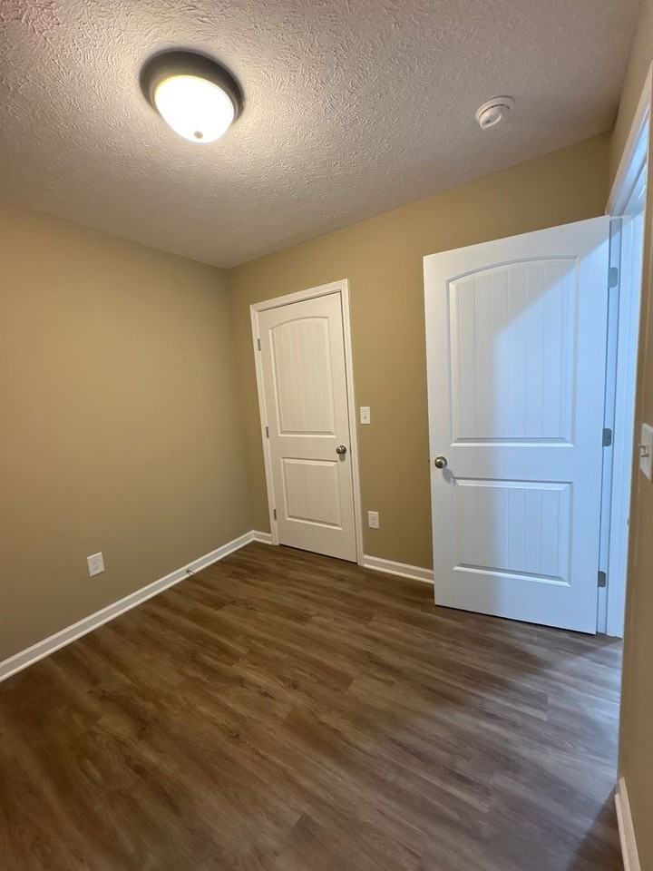 517 Weaver St - Photo 7 of 25