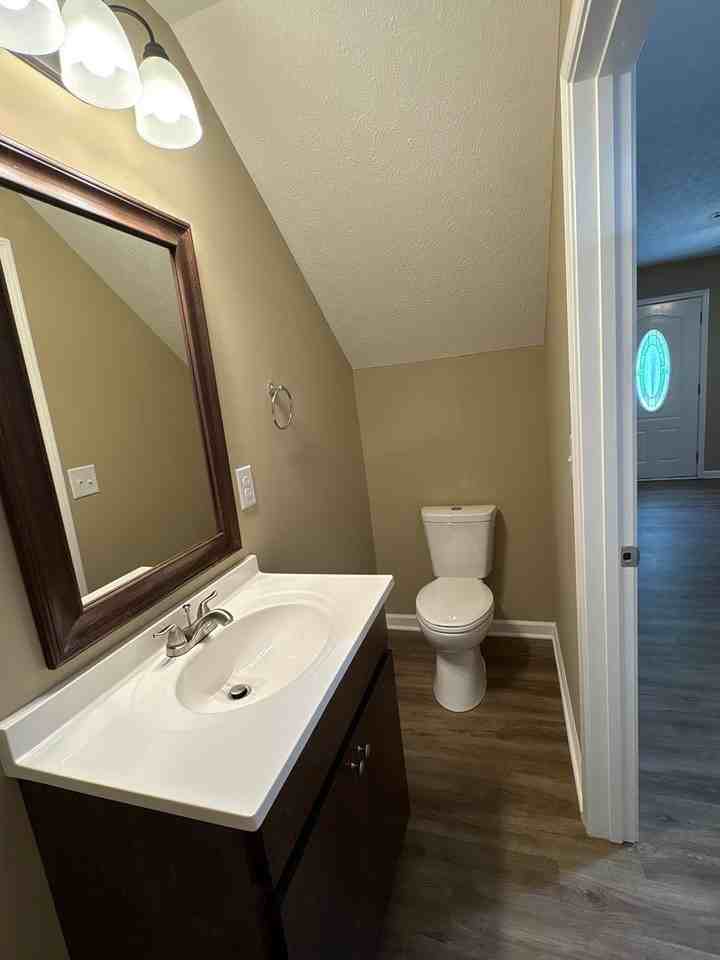 517 Weaver St - Photo 6 of 26