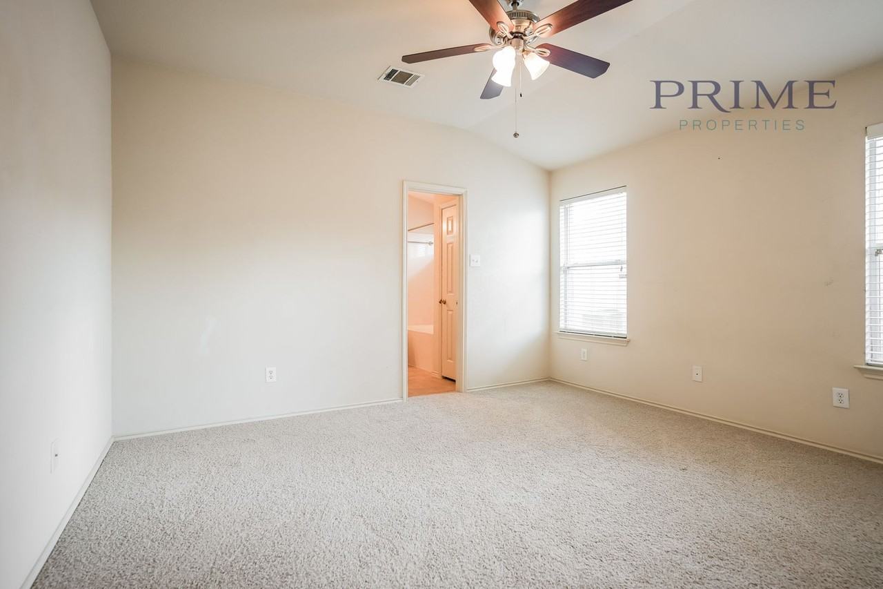 813 Middle Brook Dr - Photo 3 of 12