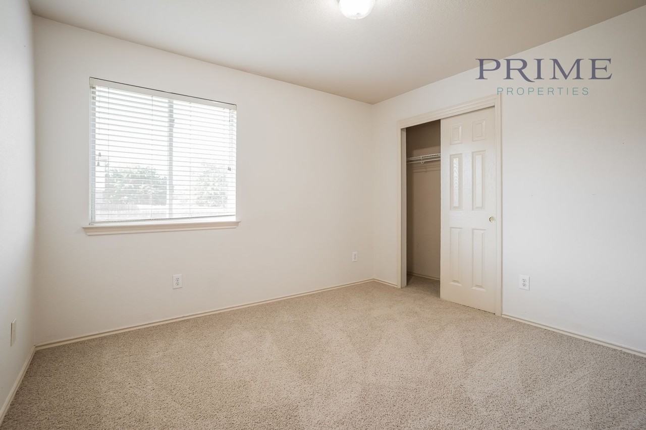 813 Middle Brook Dr - Photo 6 of 12