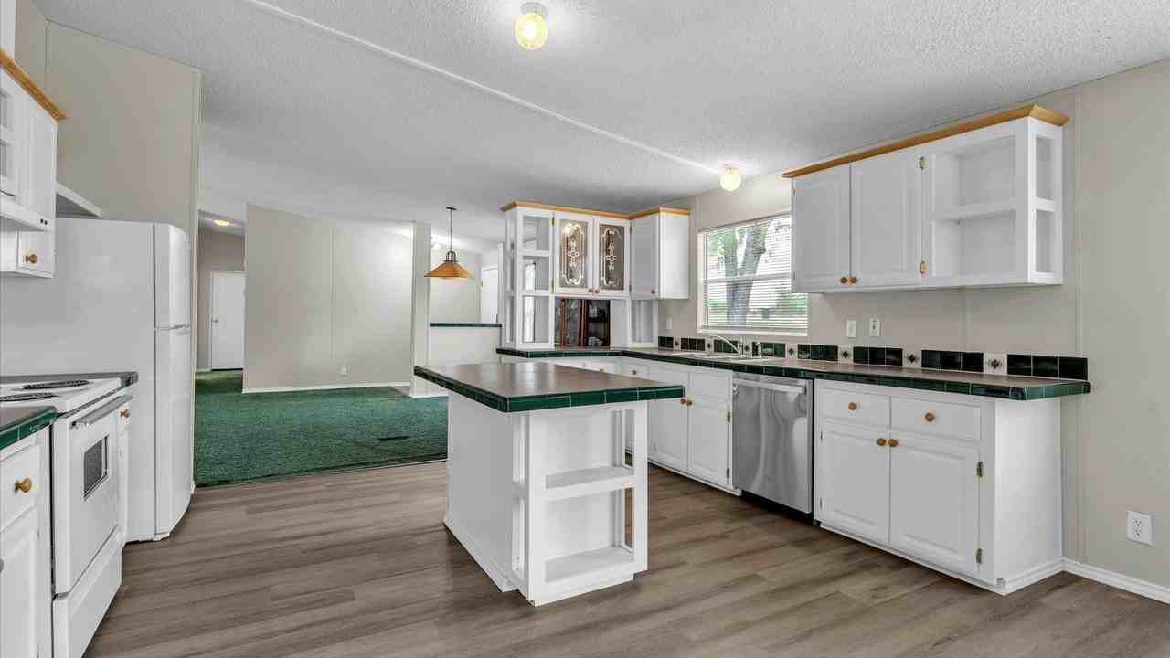 3457 S Foster Rd - Photo 5 of 17