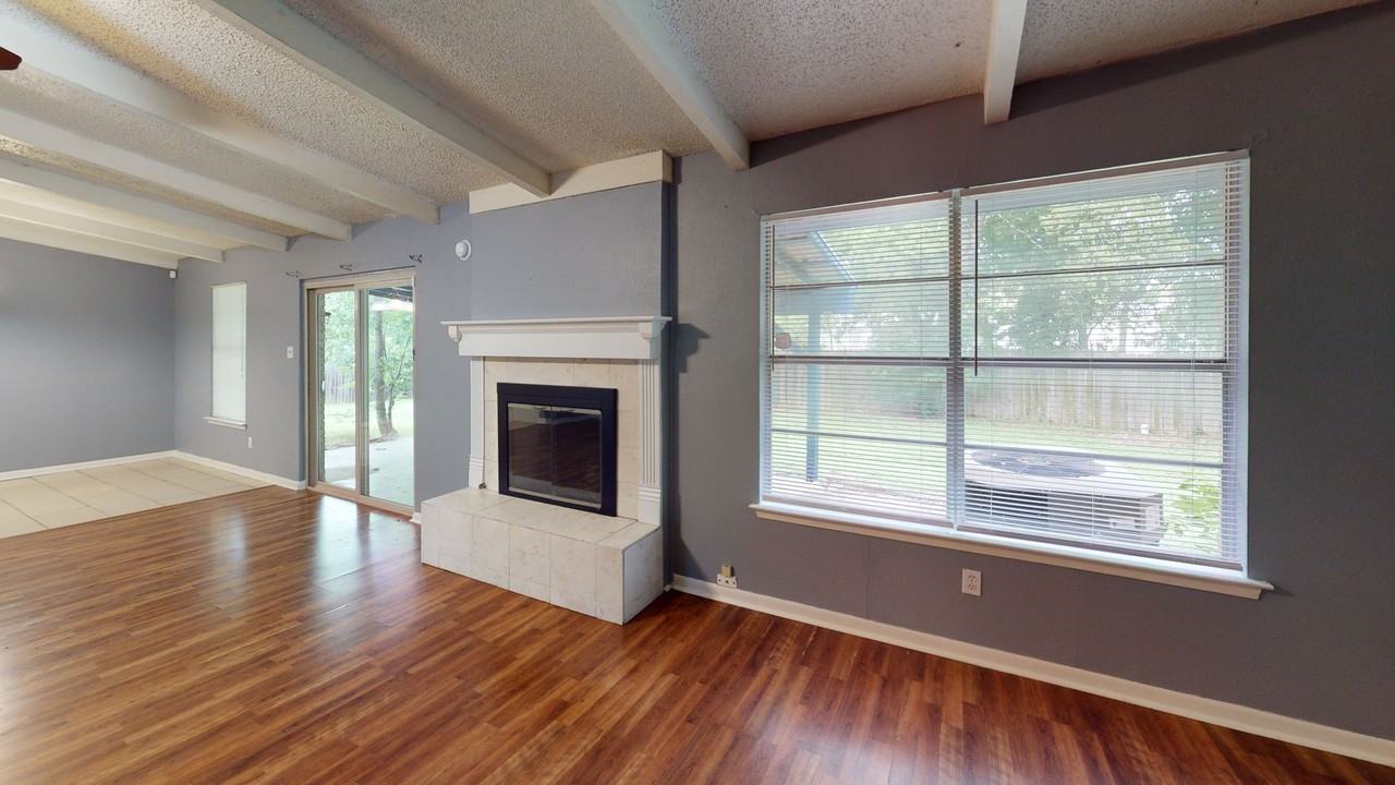 1404 E Vardeman Ave - Photo 3 of 23