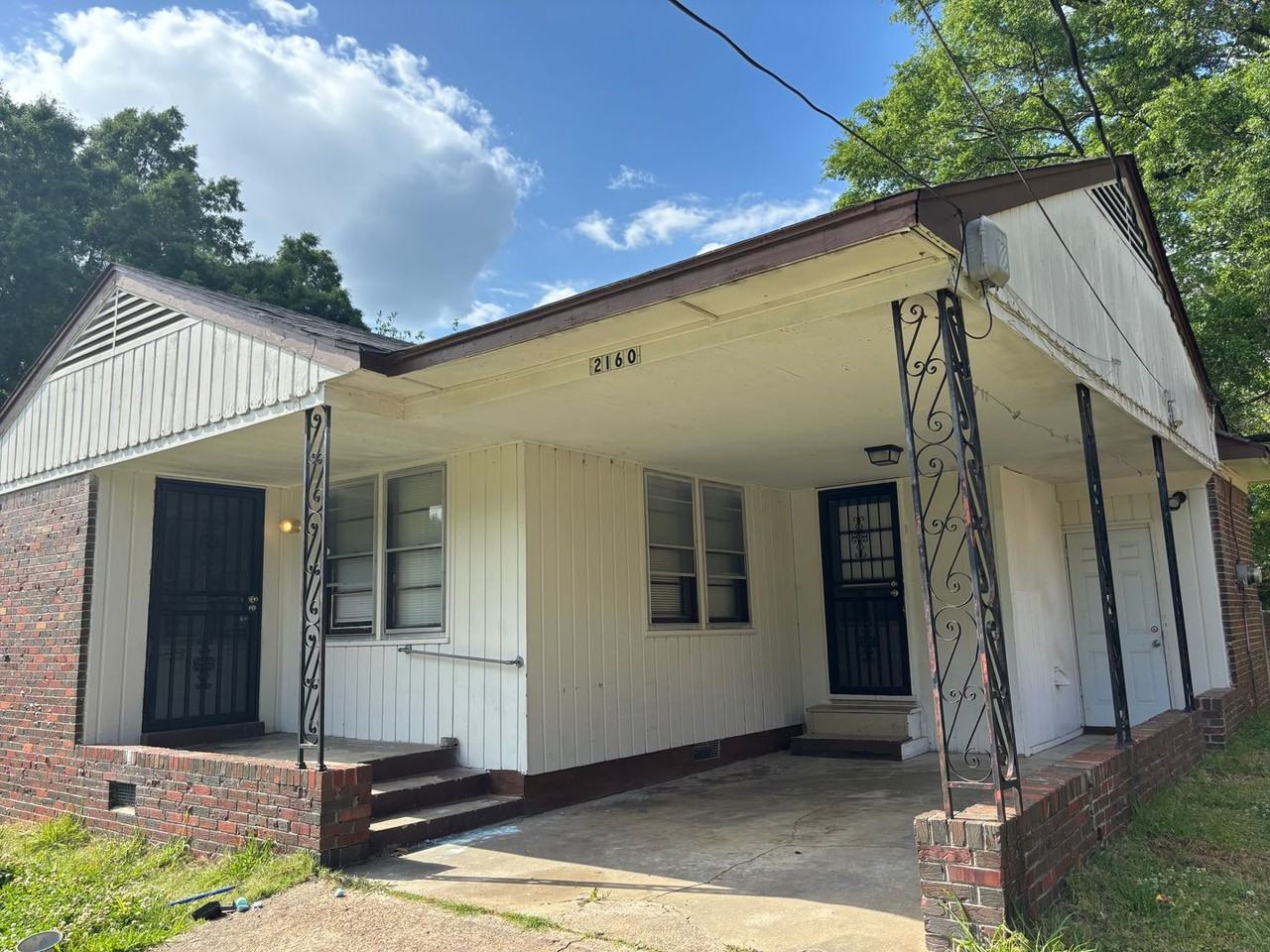 2160 Saint Elmo Ave - Photo 3 of 23
