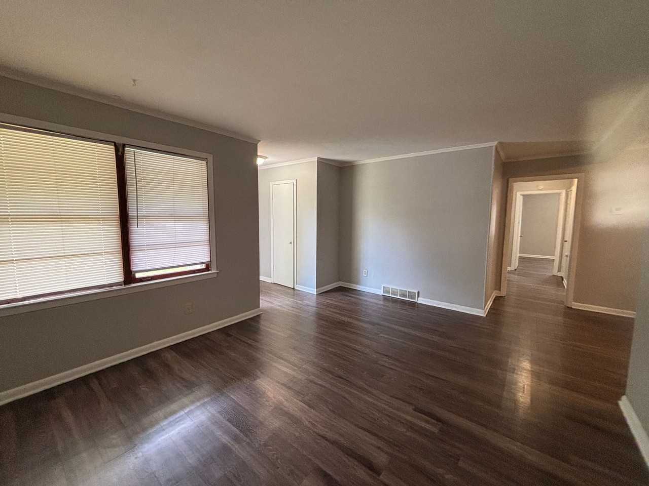 2160 Saint Elmo Ave - Photo 6 of 23
