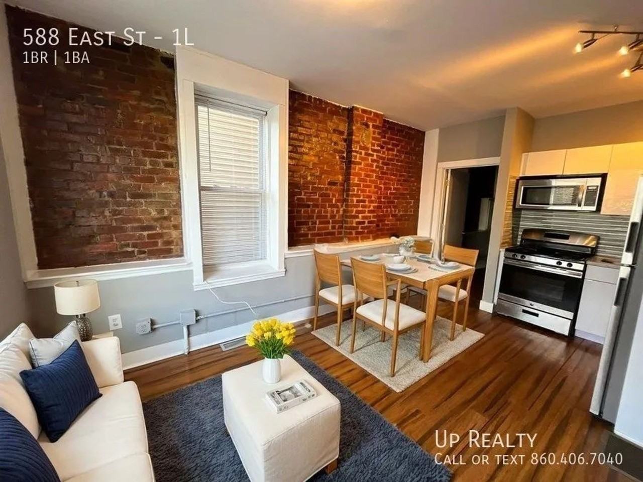 588 East St - Photo 3 of 6