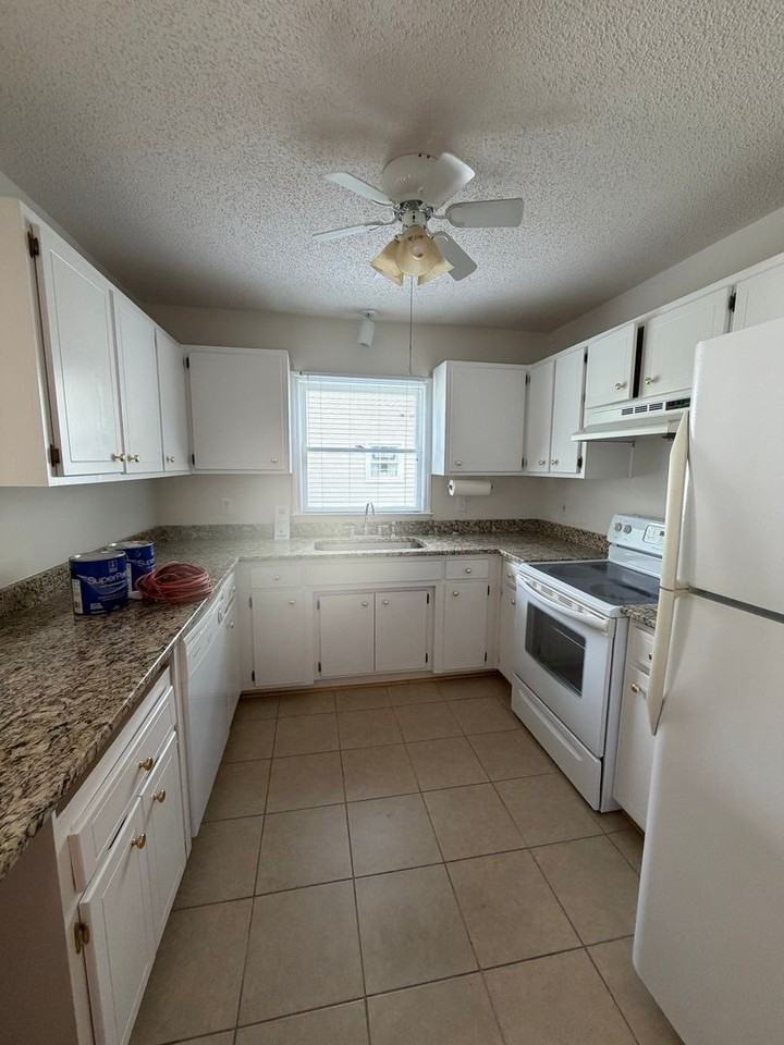 37-A Mulberry Ln - Photo 3 of 12
