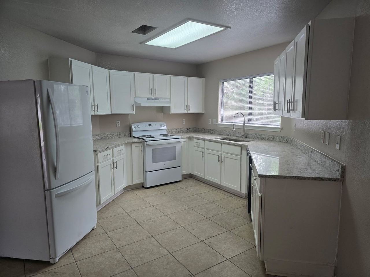 86 Mclennan Oak - Photo 5 of 16