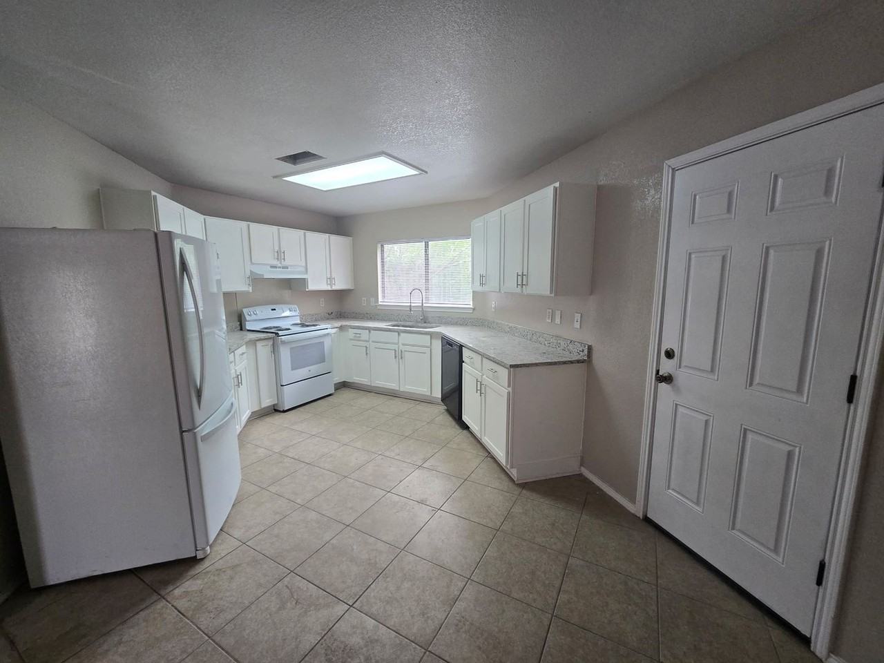 86 Mclennan Oak - Photo 6 of 16