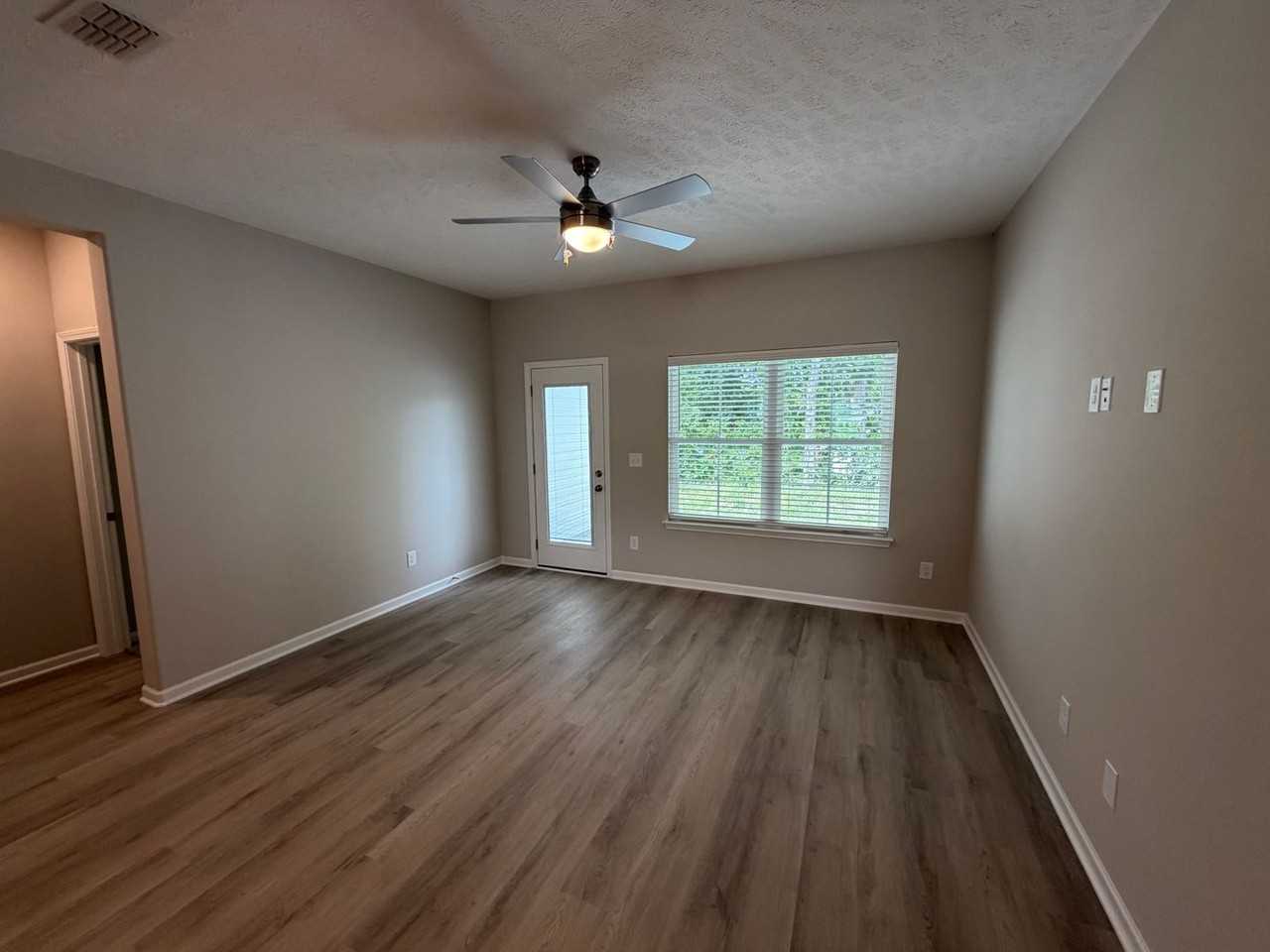 1850 Madison St #202 - Photo 5 of 25