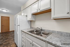 featured image of 946 W Macarthur Ave