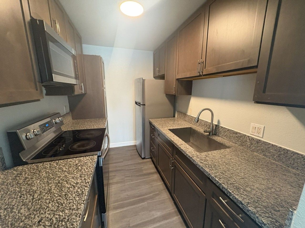 901 Carro Dr - Photo 4 of 18