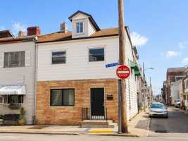 featured image of 127 S 17th St