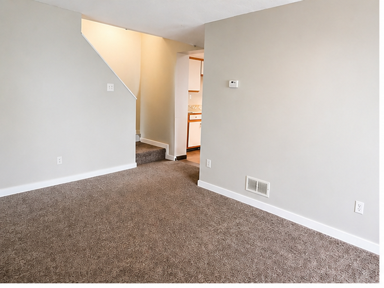 ***South Side Duplex Apartment For Rent * Pet Friendly * Walk to E. Carson St. * Available Now * Renovated *** - Photo 4 of 14
