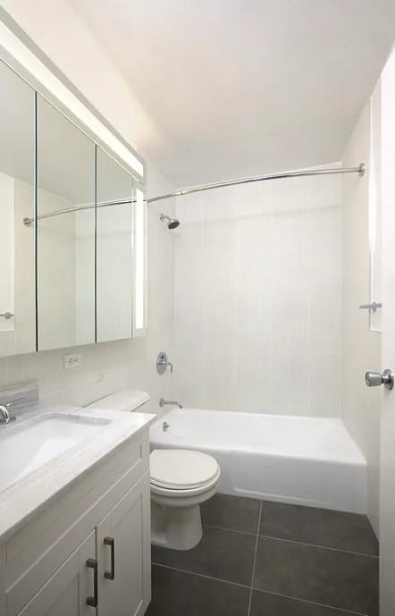 402 3rd Ave #802 - Photo 4 of 9