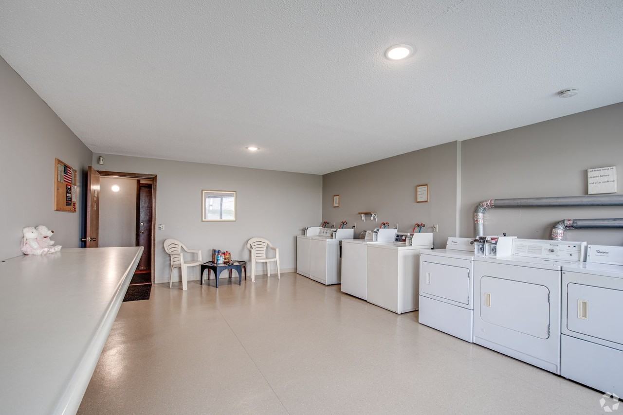 Riverview Apartments - Photo 4 of 6