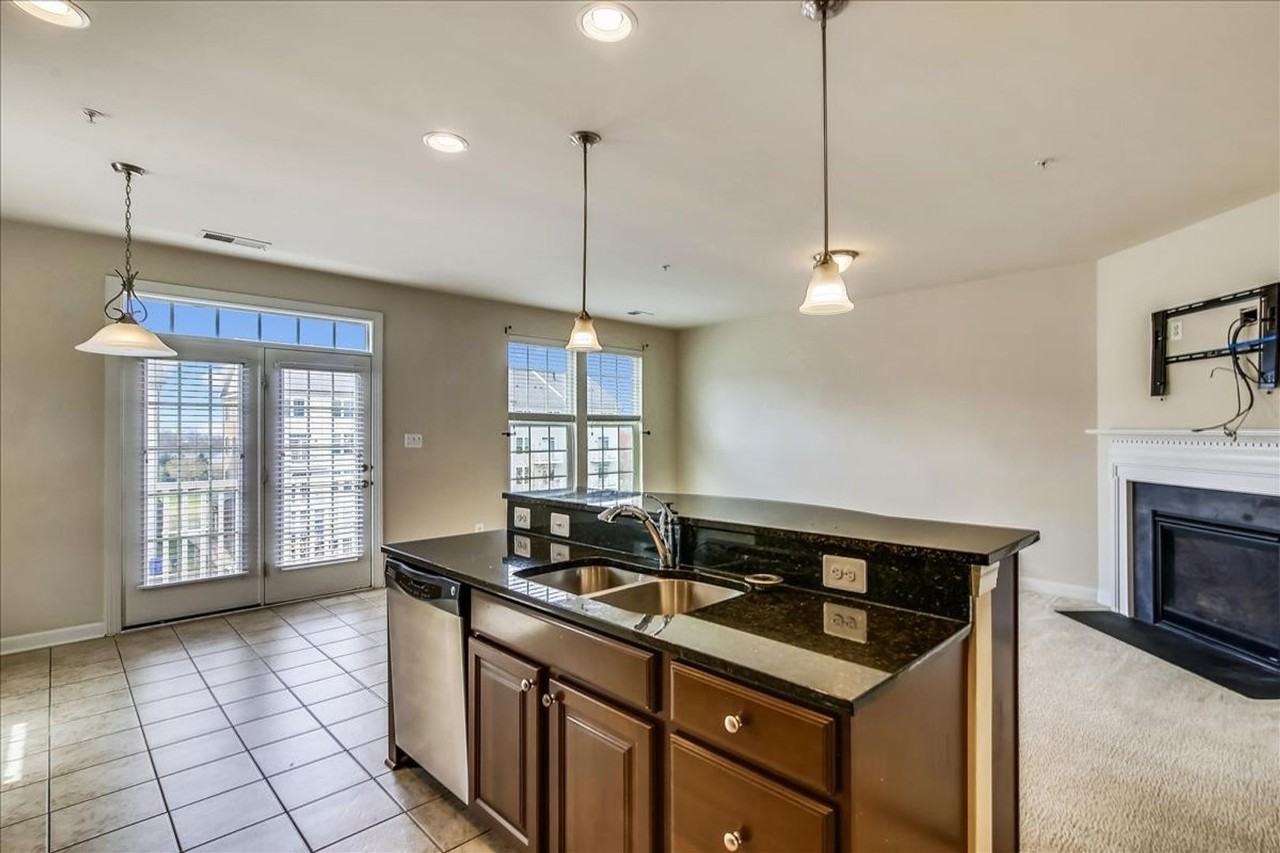 3602 Spring Hollow Ln - Photo 5 of 26