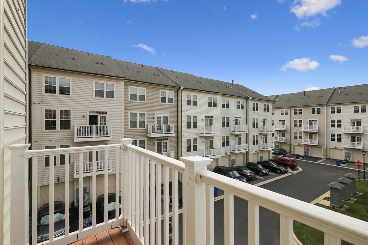 3602 Spring Hollow Ln - Photo 7 of 26