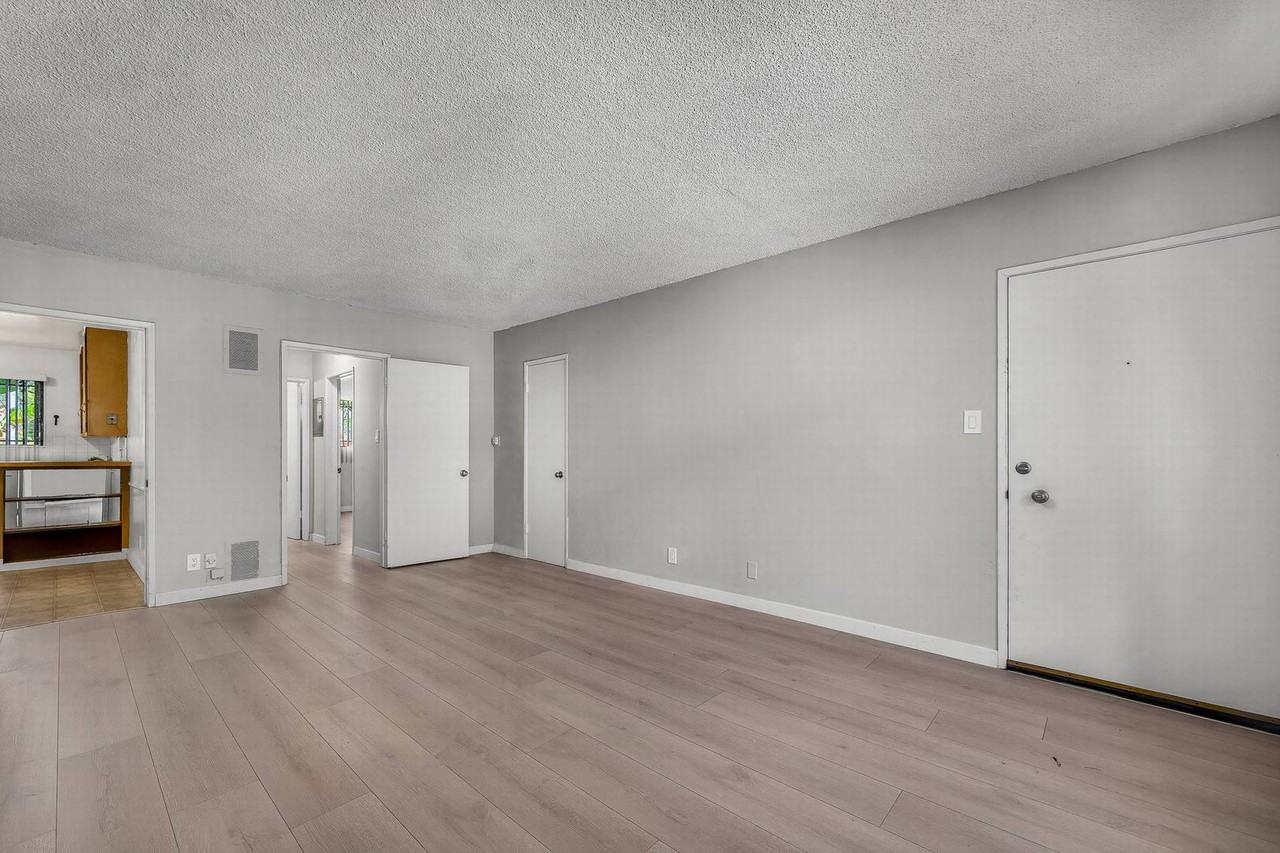 4926 August St #6 - Photo 2 of 11