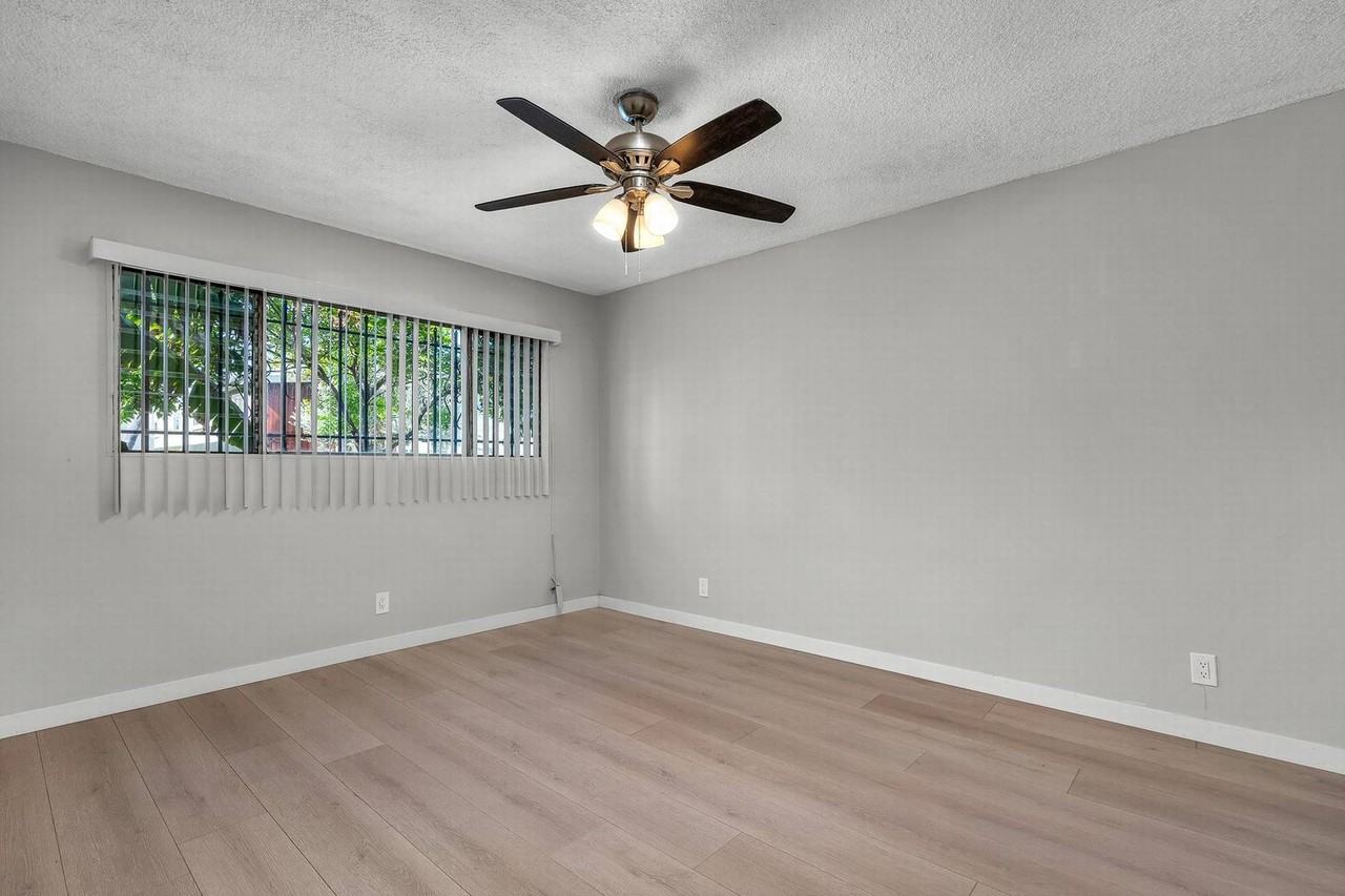 4926 August St #6 - Photo 7 of 11