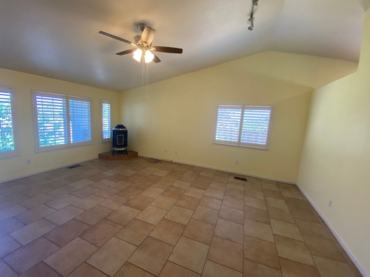 12 Wisteria Ct - Photo 4 of 17