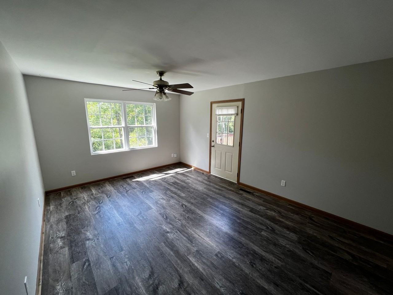 334 Hickory Dr - Photo 2 of 12