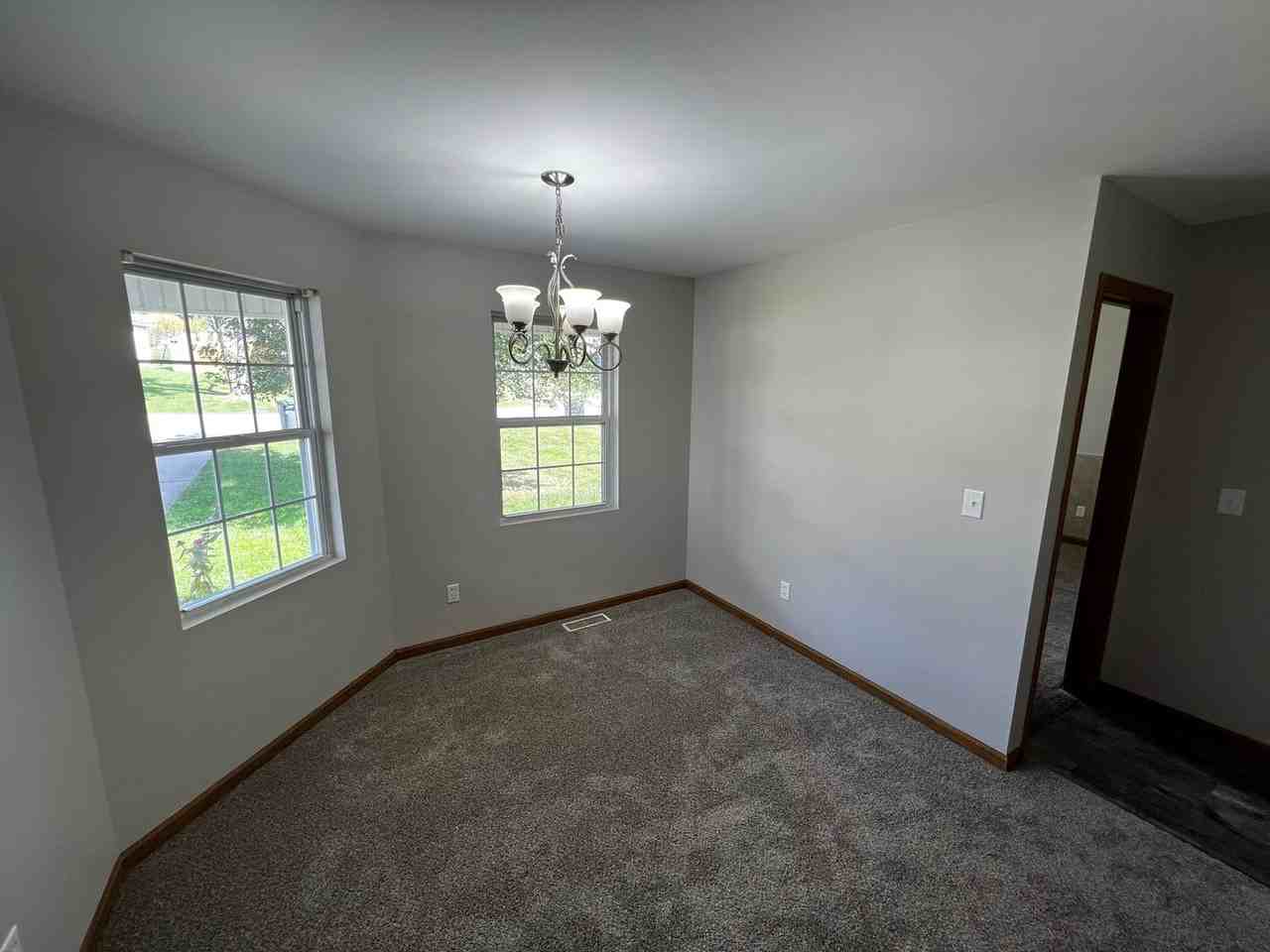 334 Hickory Dr - Photo 3 of 12