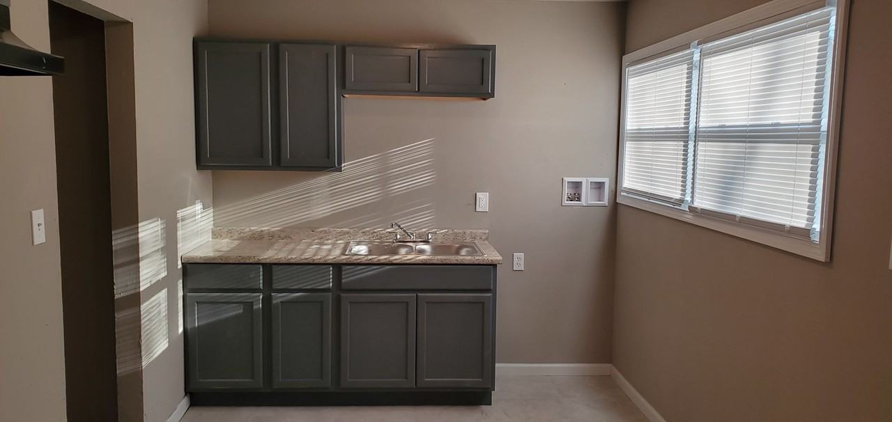 2909 Central Ave - Photo 6 of 12