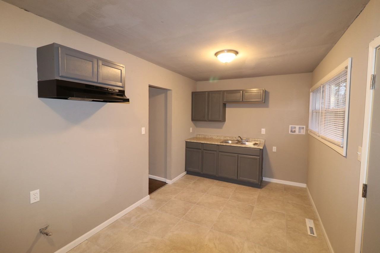 2909 Central Ave - Photo 7 of 12