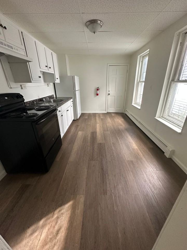 398 Valley Rd - Photo 2 of 14