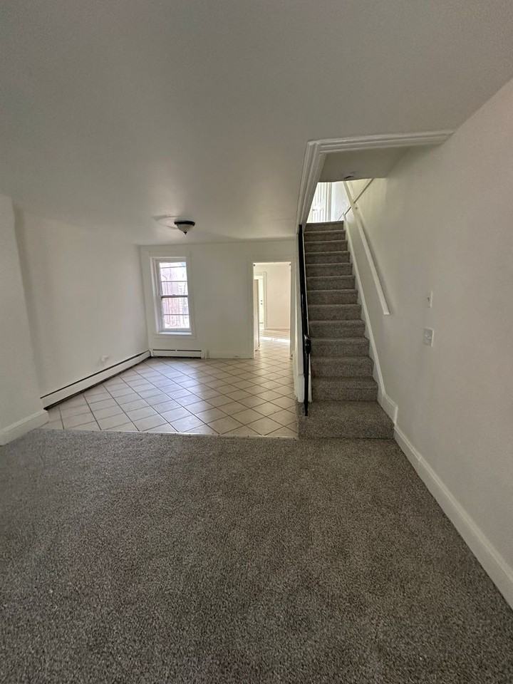 420 Valley Rd - Photo 4 of 12