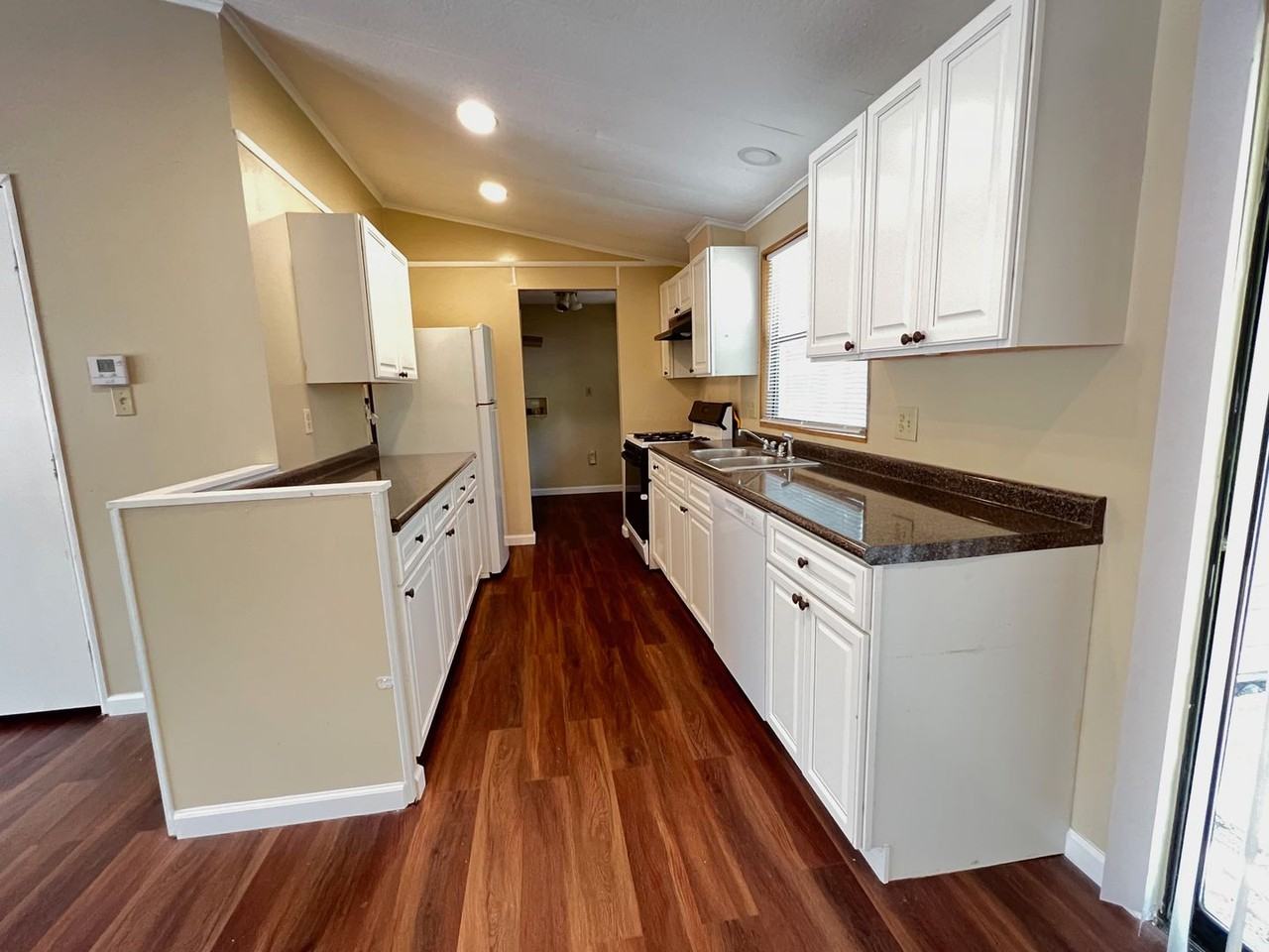 607 Vista Ave - Photo 4 of 12