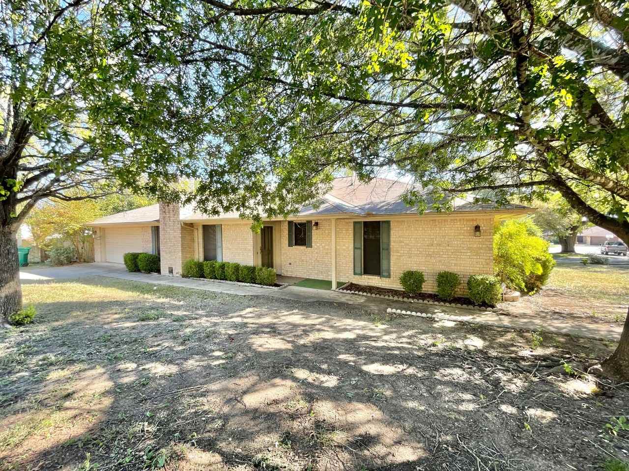 1001 Woodshadows - Photo 2 of 37