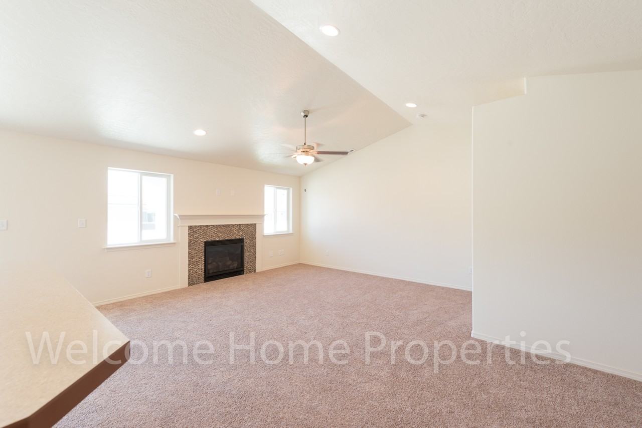 1348 Sw Julia St - Photo 6 of 18