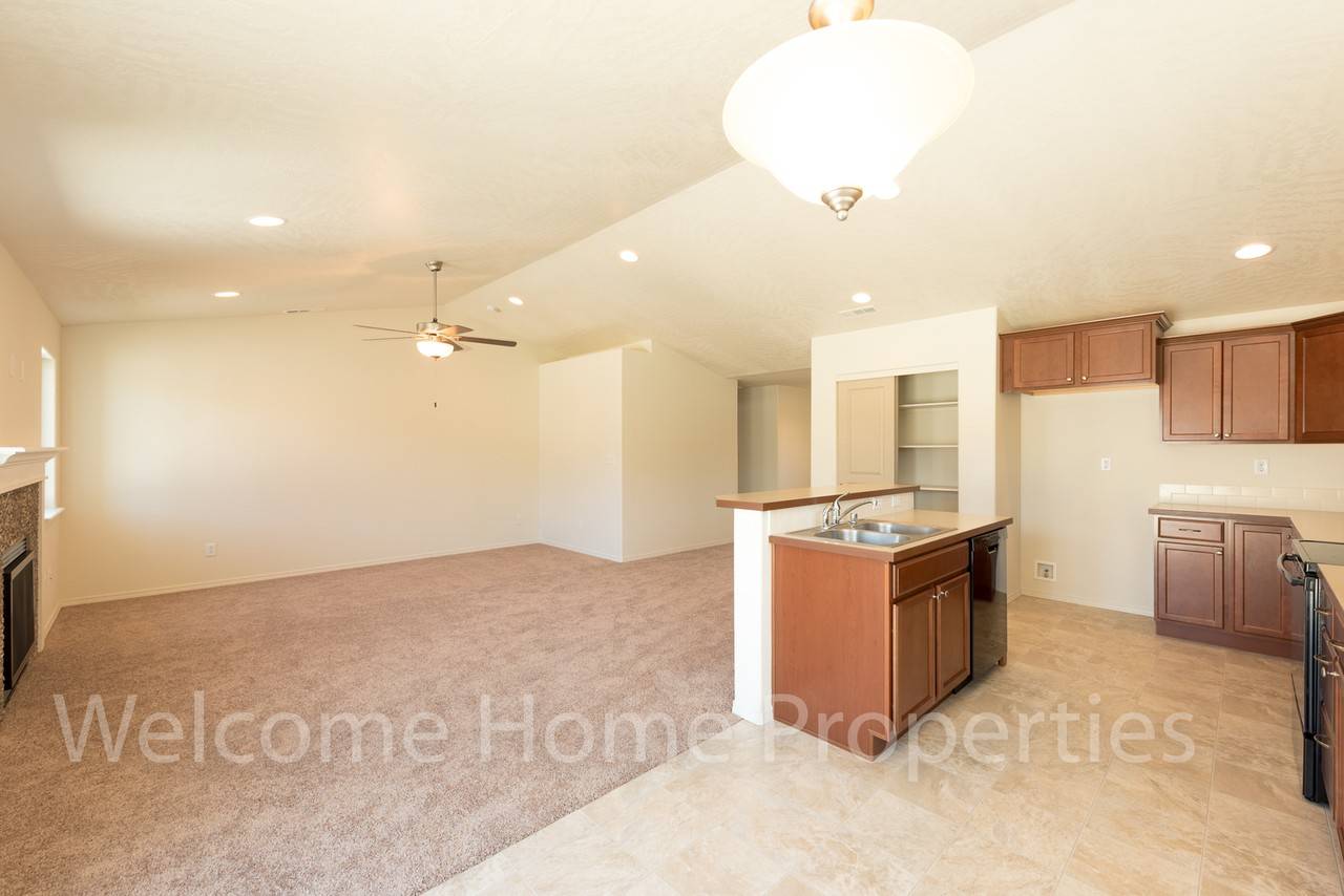 1348 Sw Julia St - Photo 7 of 18