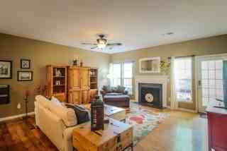 15523 Troubadour Ln - Photo 4 of 12