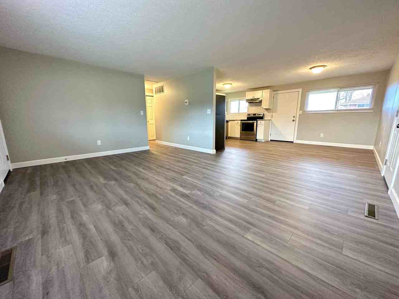 401 Orangewood Dr - Photo 3 of 18