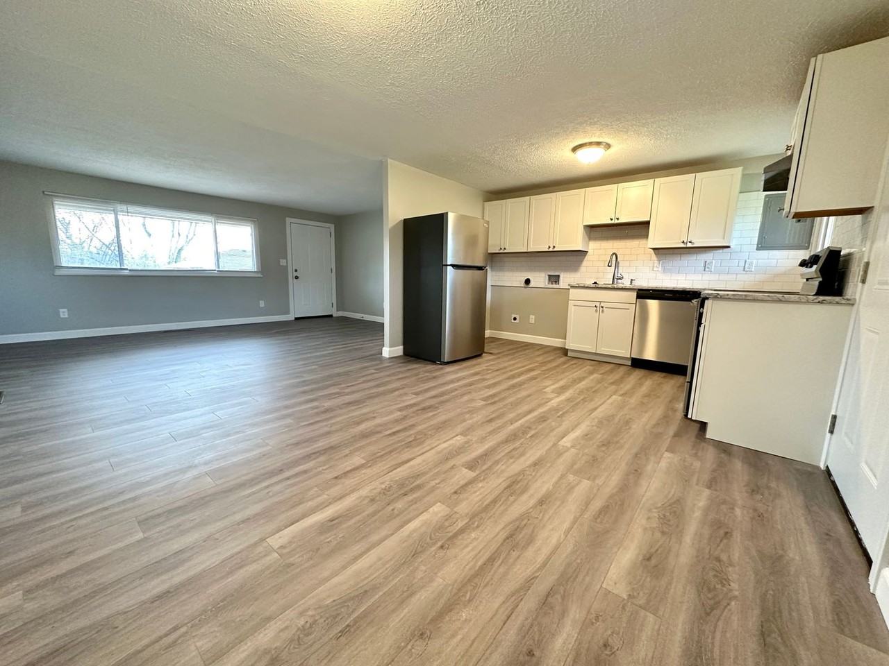 401 Orangewood Dr - Photo 4 of 18