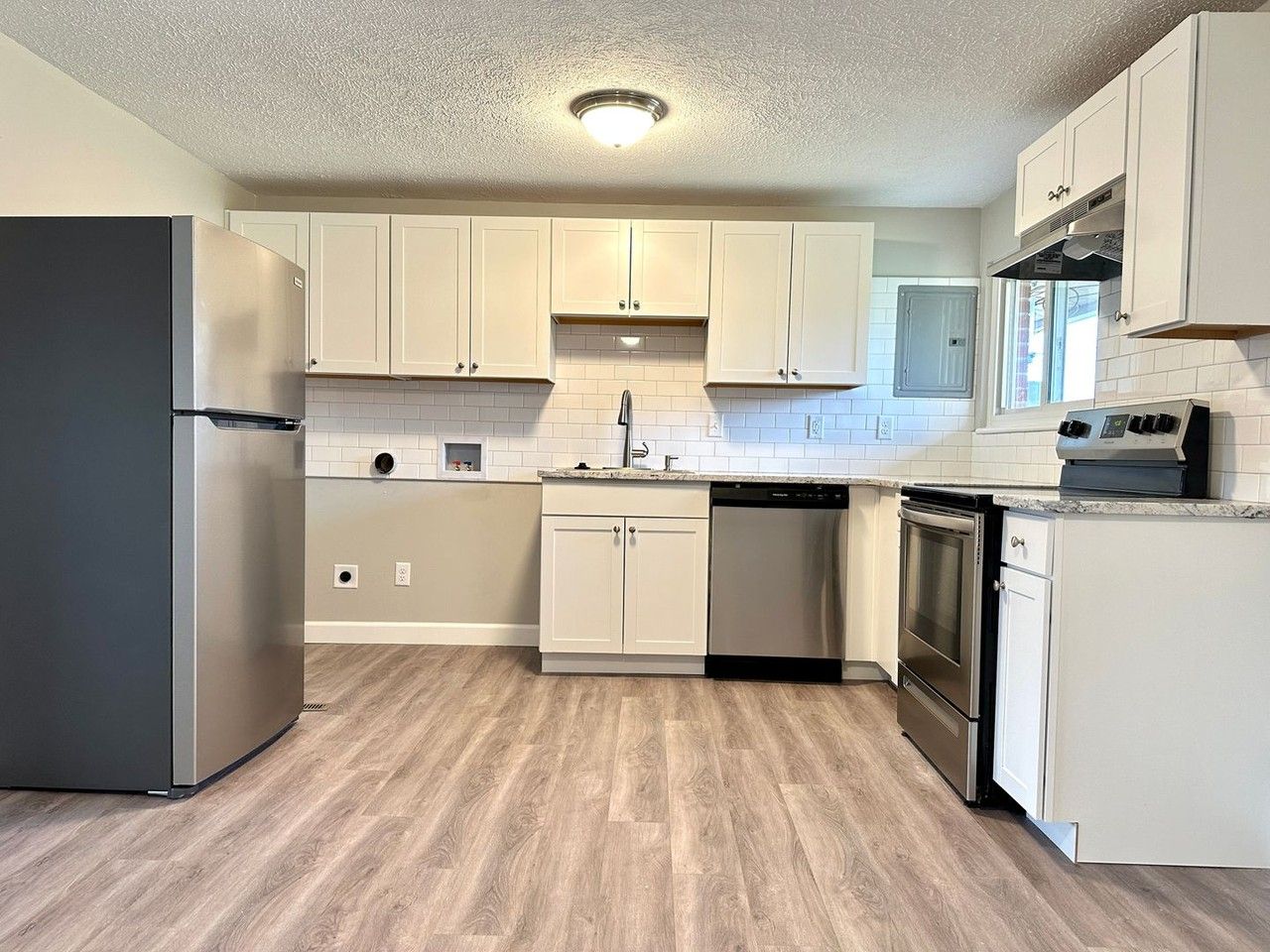 401 Orangewood Dr - Photo 5 of 18