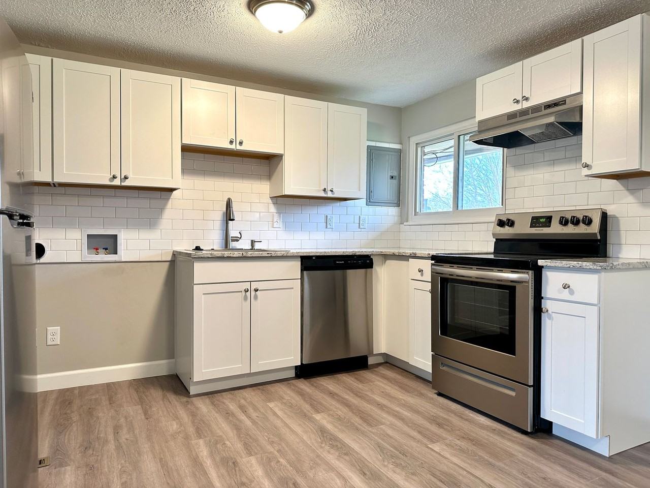 401 Orangewood Dr - Photo 6 of 18