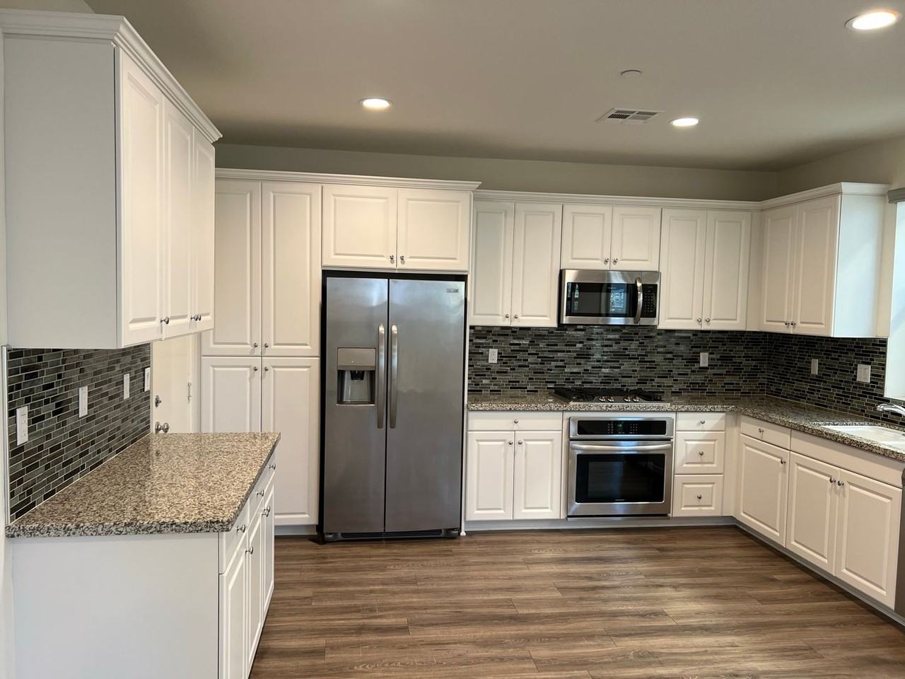 42752 Azure St - Photo 3 of 30