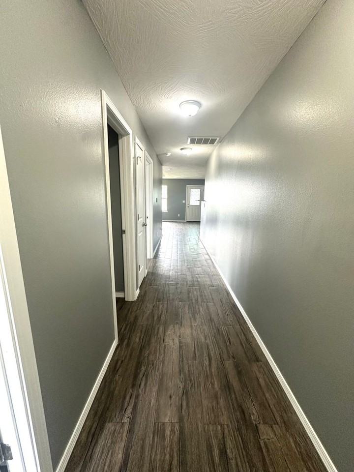 808 E Watermill Cir - Photo 4 of 26