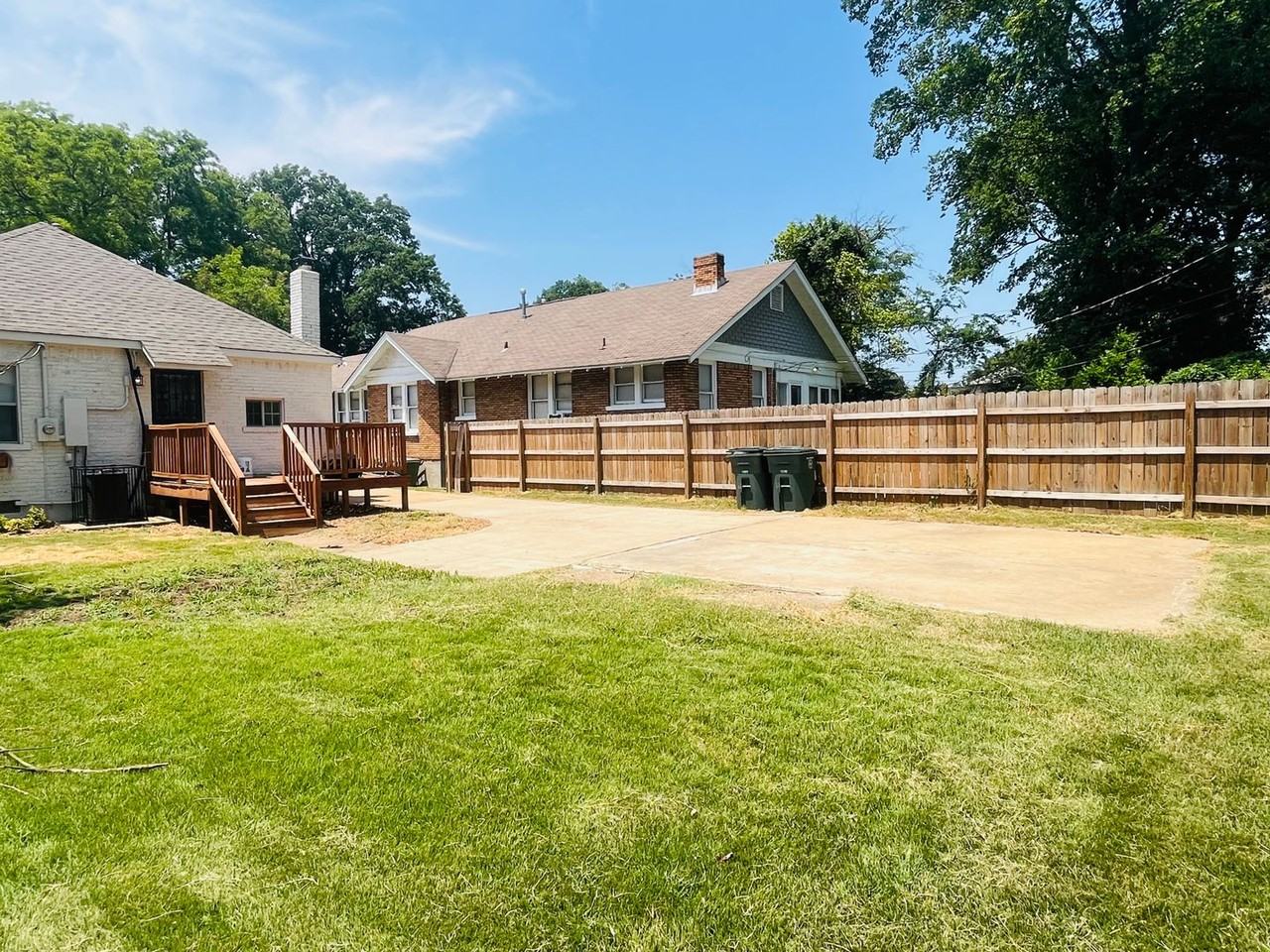 908 Maury St - Photo 7 of 31