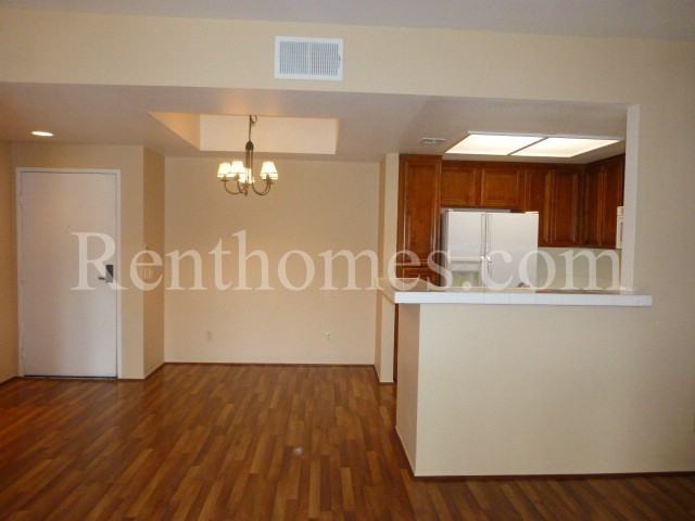 2220 Camino De La Reina - Photo 4 of 24