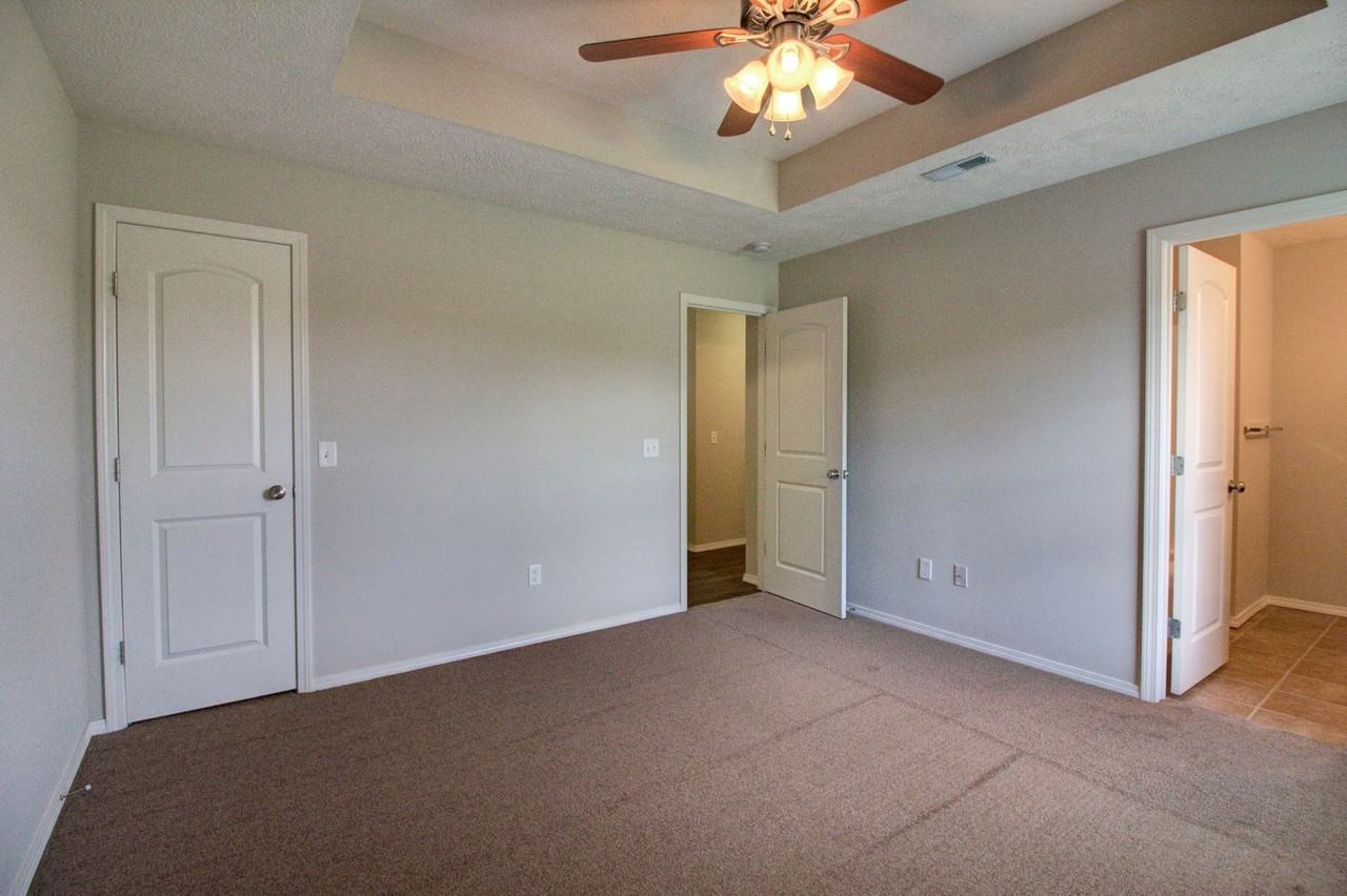 3784 N Spring Brooke Ave - Photo 7 of 15