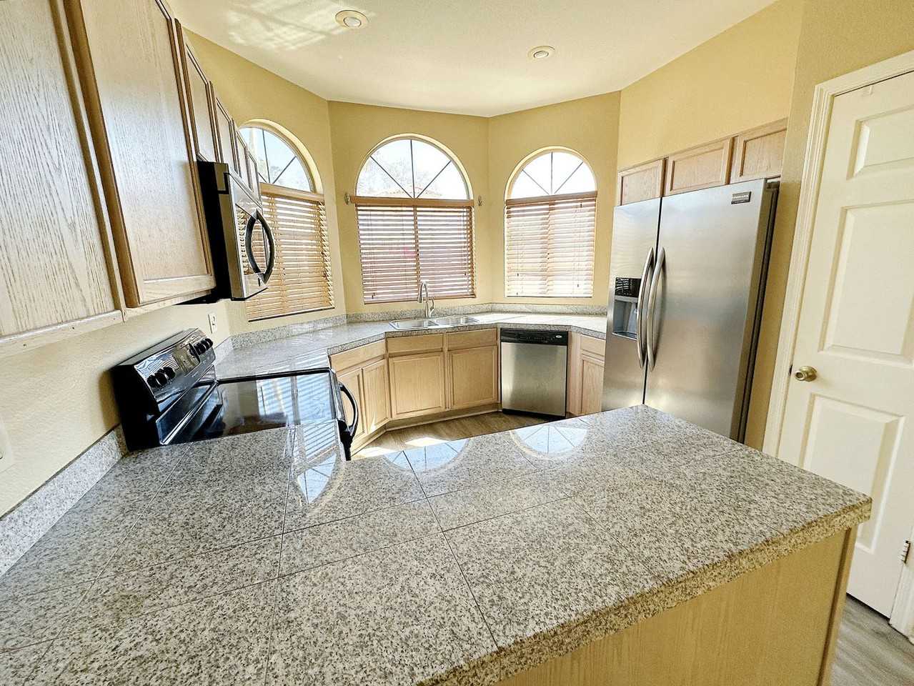 11050 N 111th Way - Photo 5 of 25