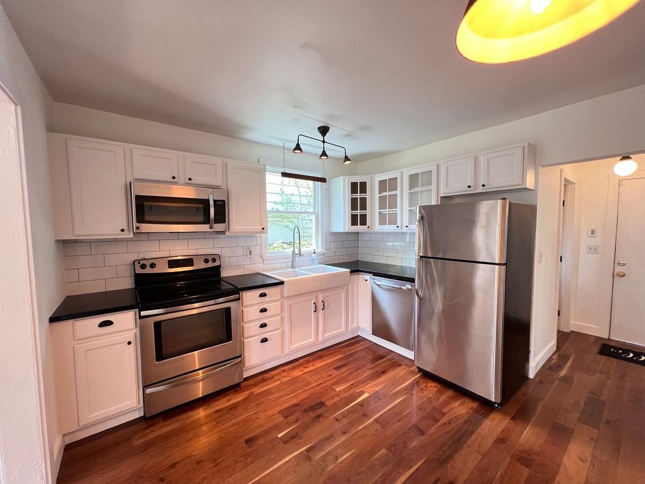 5036 25th Ave Sw - Photo 2 of 14